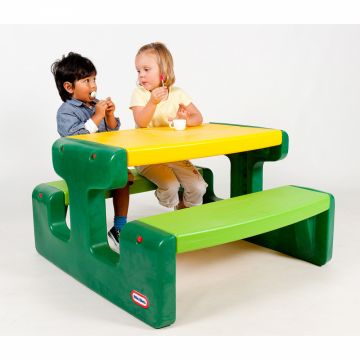 Masuta mare pentru picnic Little Tikes verde